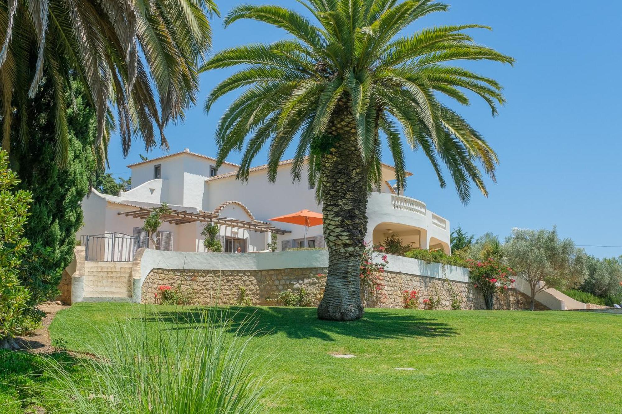 Casa Flores Villa *